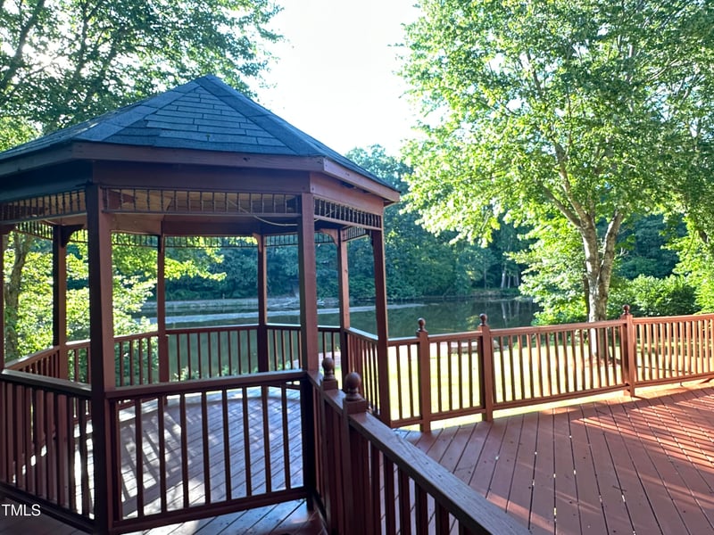 105 Headlands Ln, Cary, NC 27518