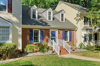 105 Hedgerow Ct, Cary, NC 27513