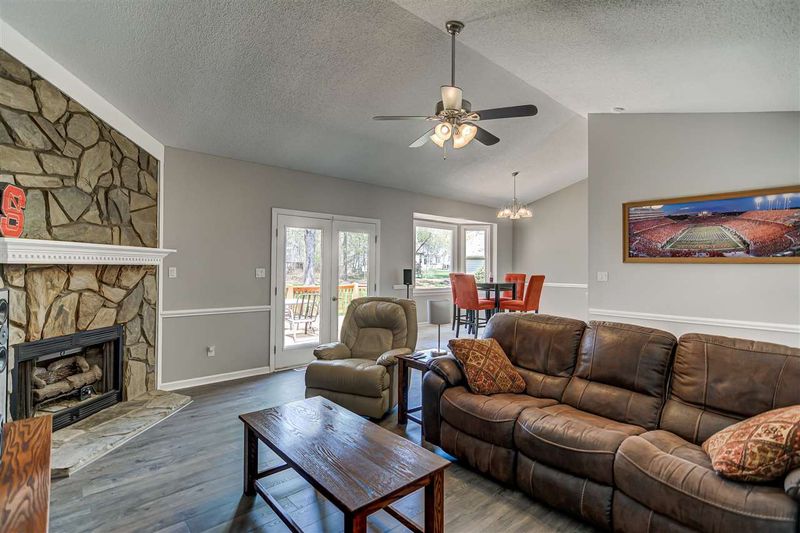 105 Hemmingway Dr, Clayton, NC 27520