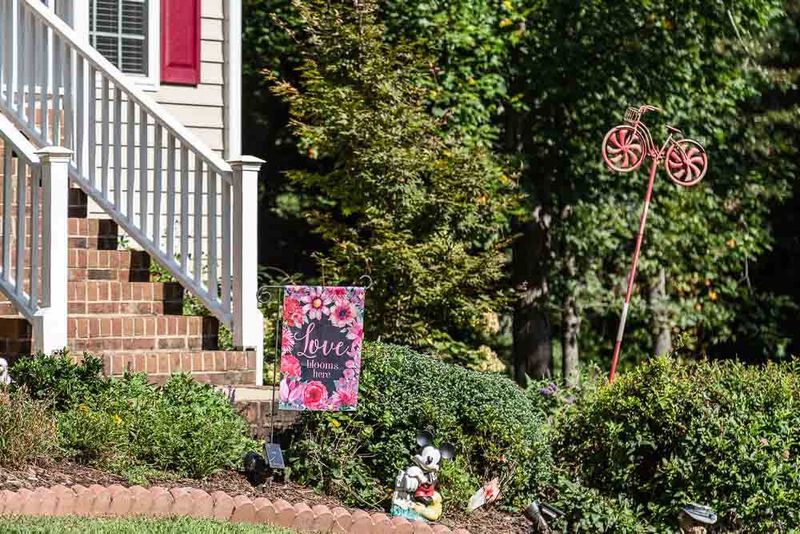 105 Hidden Cellars Dr, Holly Springs, NC 27540