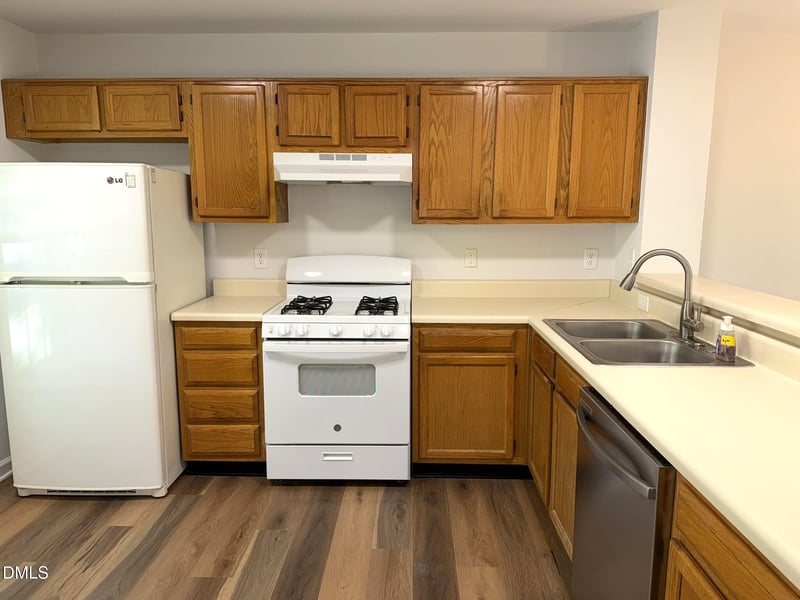 105 Highfalls Ct, Cary, NC 27519