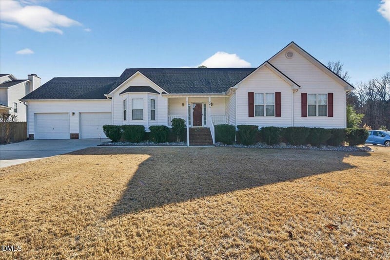 105 Hinton Ct, Clayton, NC 27527