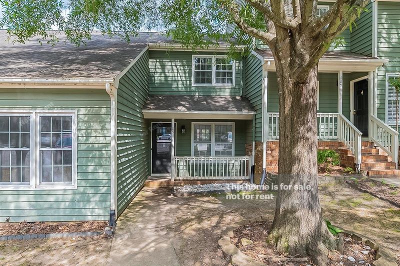 105 Hollow Oak Dr, Durham, NC 27713