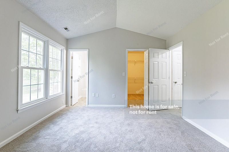 105 Hollow Oak Dr, Durham, NC 27713