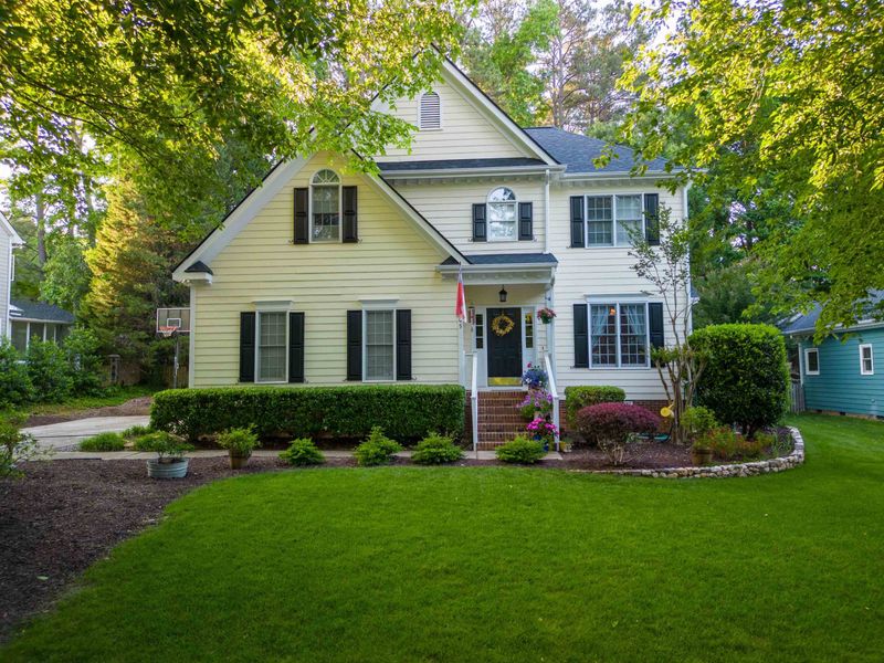 105 Holly Park Dr, Holly Springs, NC 27540