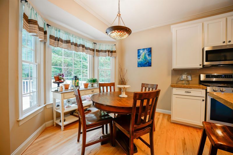 105 Holly Park Dr, Holly Springs, NC 27540