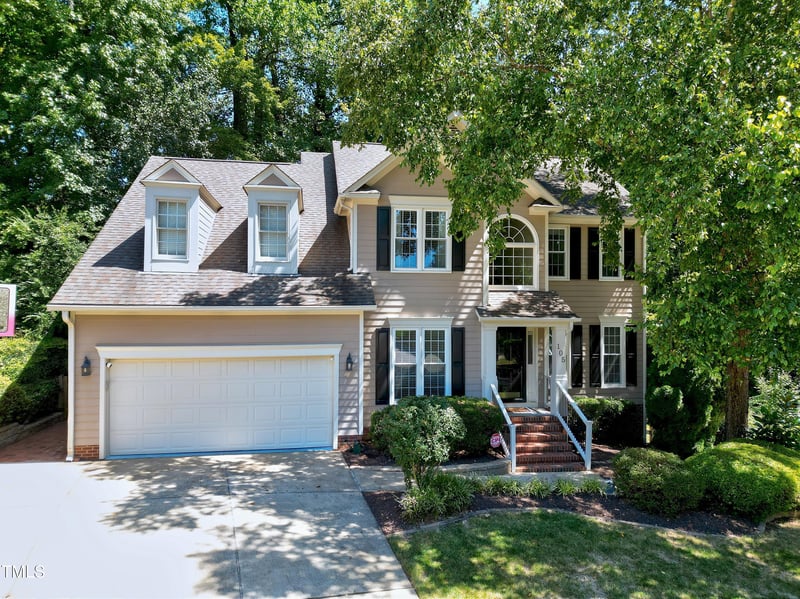 105 Hounslow Ct, Cary, NC 27518