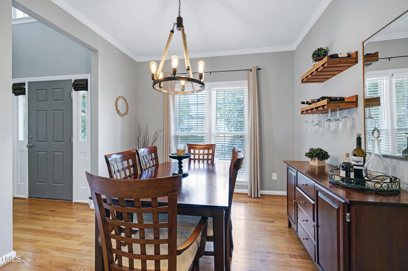 105 Hounslow Ct, Cary, NC 27518