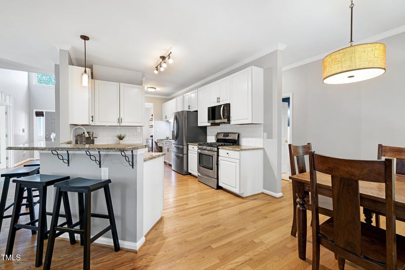 105 Hounslow Ct, Cary, NC 27518
