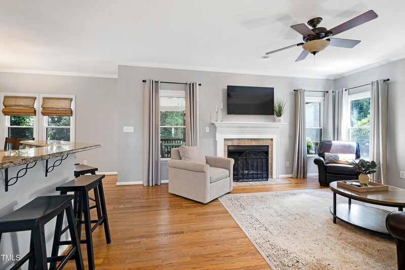 105 Hounslow Ct, Cary, NC 27518