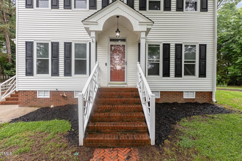 105 Houston Cir, Cary, NC 27513