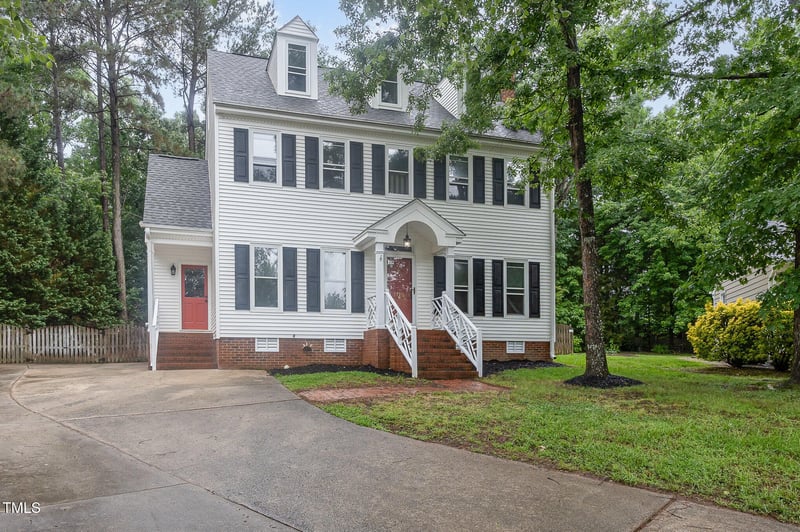 105 Houston Cir, Cary, NC 27513
