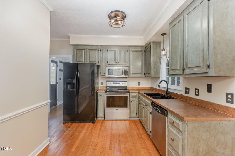 105 Houston Cir, Cary, NC 27513