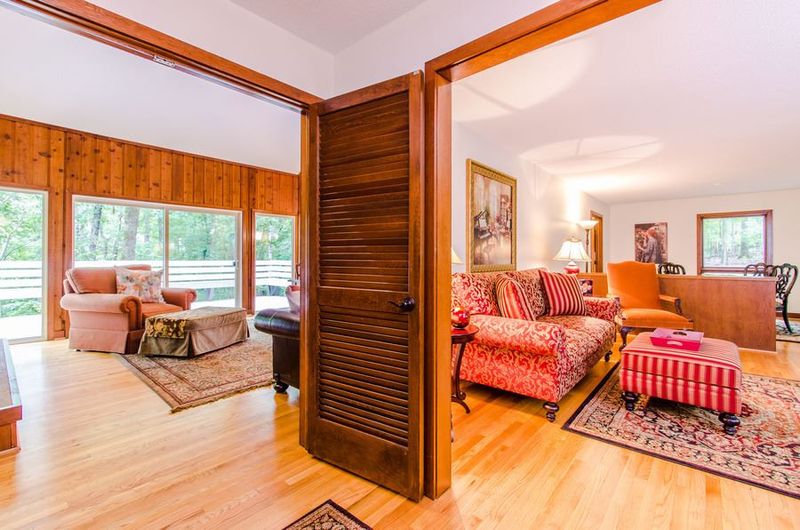 105 Hunter Hill Pl, Chapel Hill, NC 27517