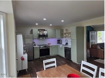 105 Jj Dr, Benson, NC 27504