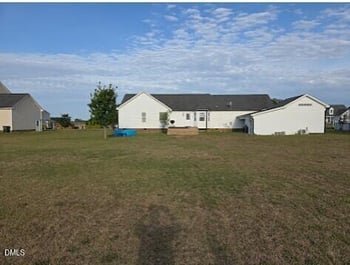 105 Jj Dr, Benson, NC 27504