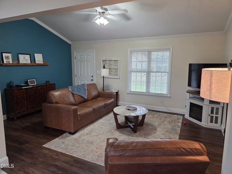 105 Jj Dr, Benson, NC 27504
