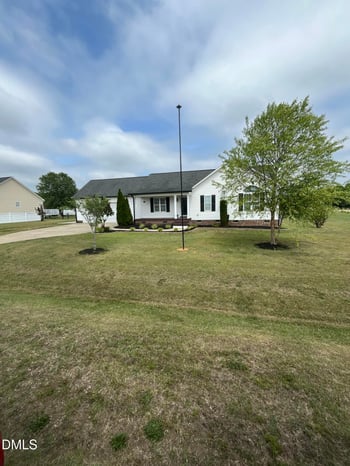 105 Jj Dr, Benson, NC 27504