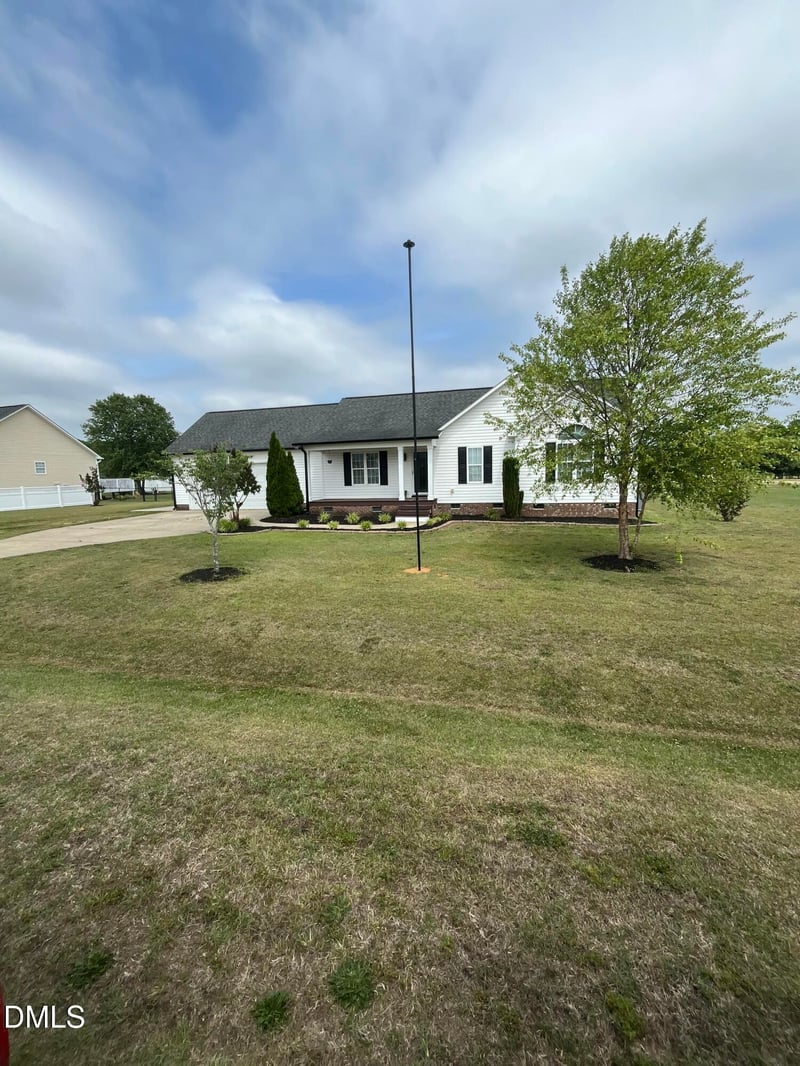 105 Jj Dr, Benson, NC 27504