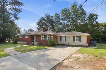 105 Jones Dr, Dunn, NC 28334