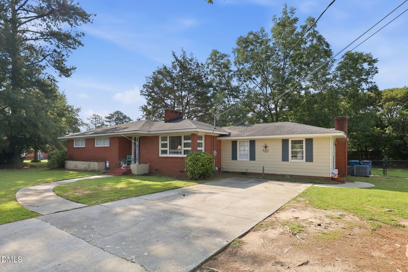 105 Jones Dr, Dunn, NC 28334