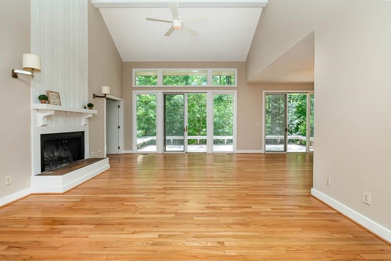 105 Juniper Pl, Chapel Hill, NC 27514