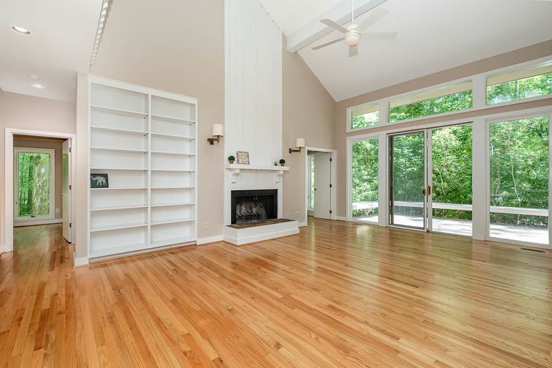 105 Juniper Pl, Chapel Hill, NC 27514