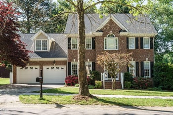 105 Kenmont Dr, Holly Springs, NC 27540