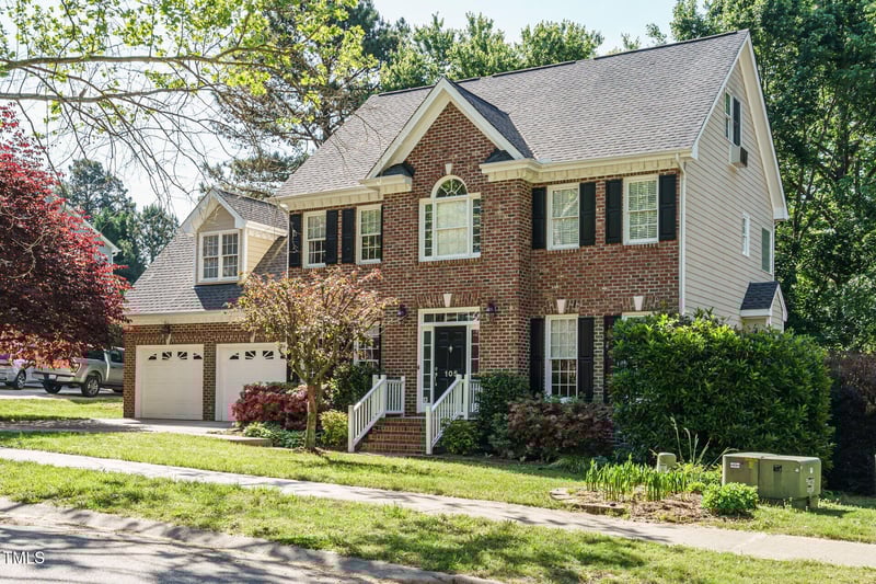 105 Kenmont Dr, Holly Springs, NC 27540
