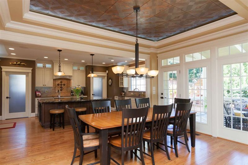 105 Kings Castle Dr, Apex, NC 27502