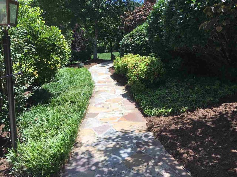 105 Lake Manor Rd, Chapel Hill, NC 27516