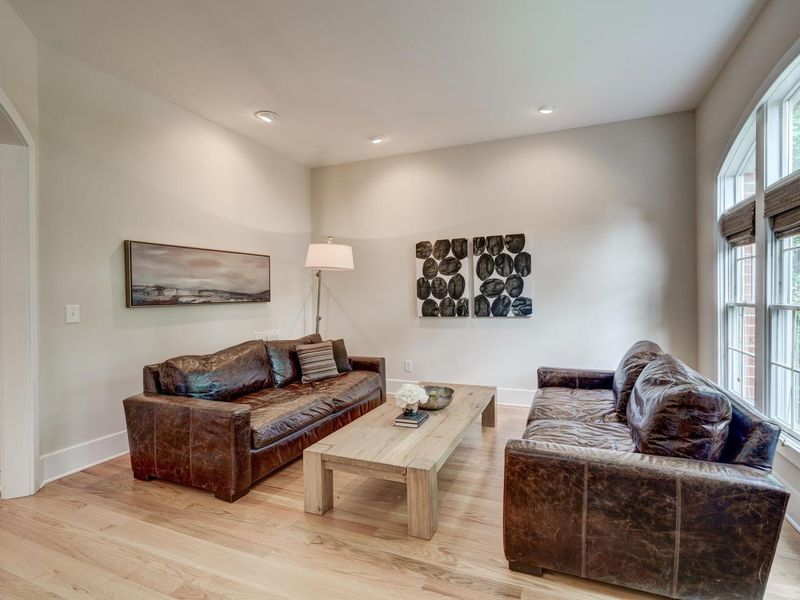 105 Lake Ridge Pl, Chapel Hill, NC 27516