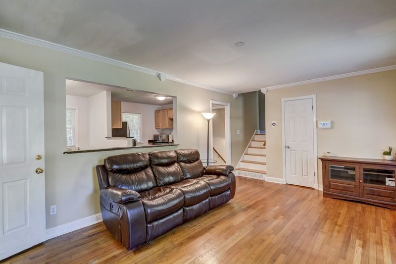 105 Lattimore Ln, Durham, NC 27713
