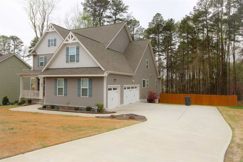 105 Laurel Oaks Dr, Youngsville, NC 27596