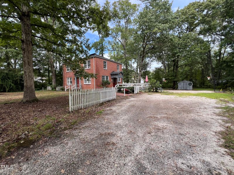 105 E Lee St, Zebulon, NC 27597