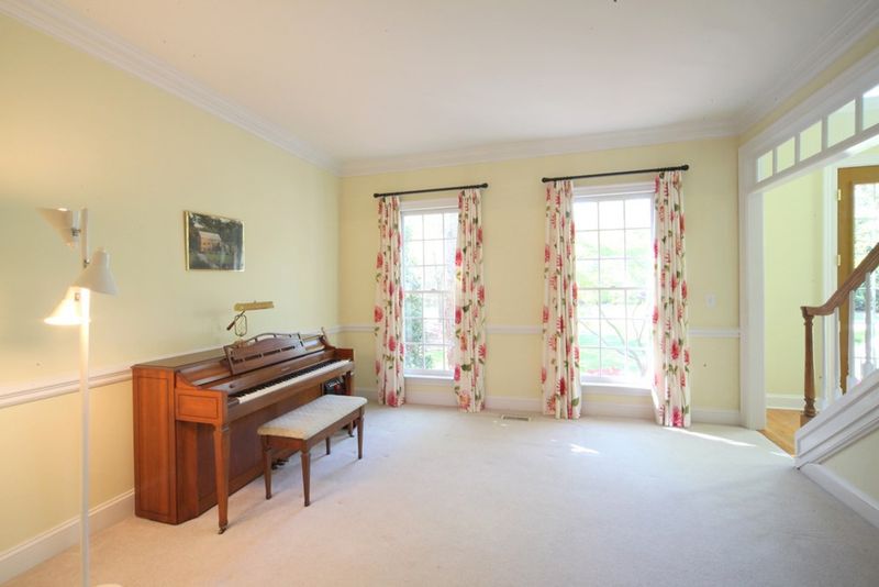 105 Legault Dr, Cary, NC 27513