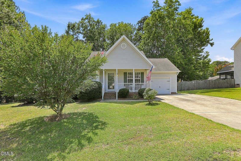105 Lintel Dr, Fuquay Varina, NC 27526