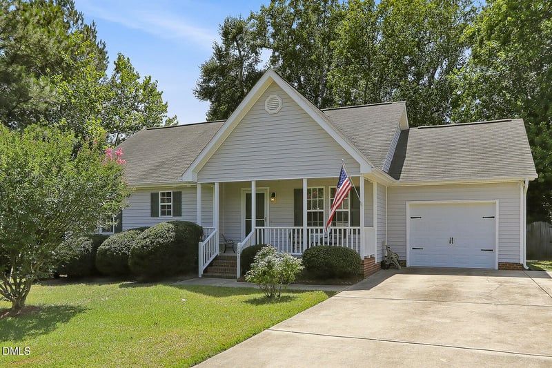 105 Lintel Dr, Fuquay Varina, NC 27526