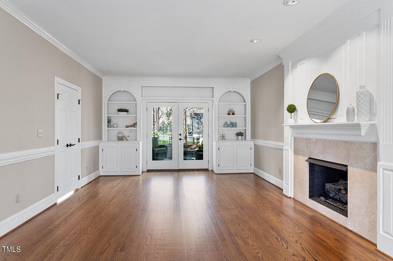 105 Lochside Dr, Cary, NC 27518