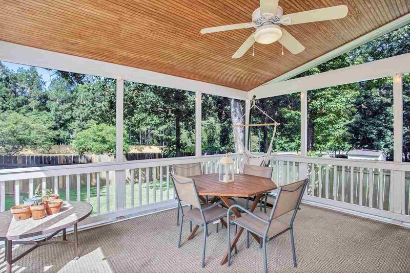 105 London Plain Ct, Cary, NC 27513