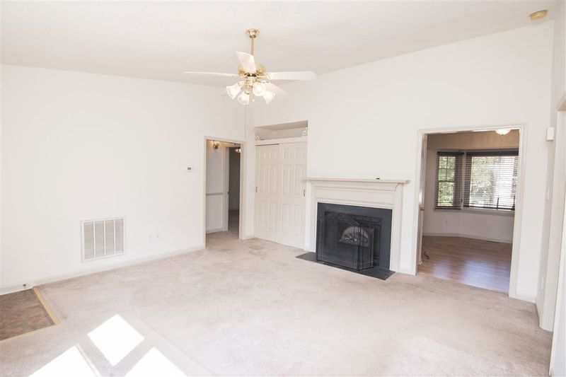 105 Longneedle Ct, Raleigh, NC 27603