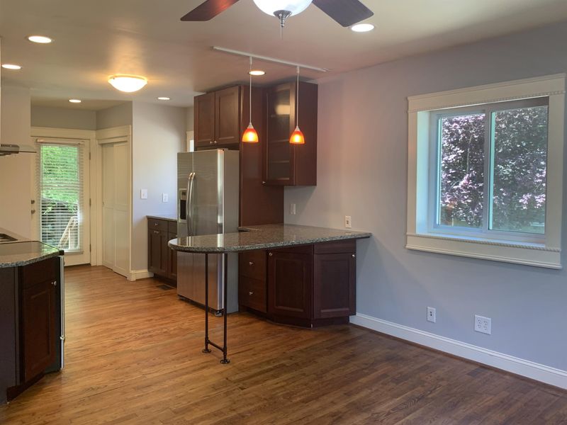 105 W Longview St, Chapel Hill, NC 27516