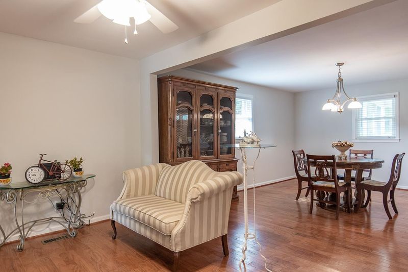 105 Lynch St, Apex, NC 27502