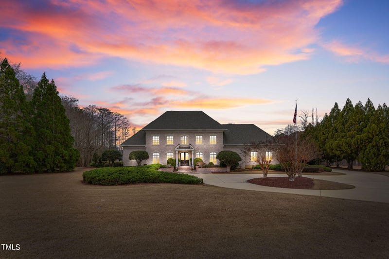 105 Mariah Dr, Four Oaks, NC 27524