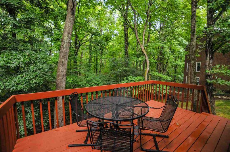 105 Marigold Ct, Chapel Hill, NC 27516