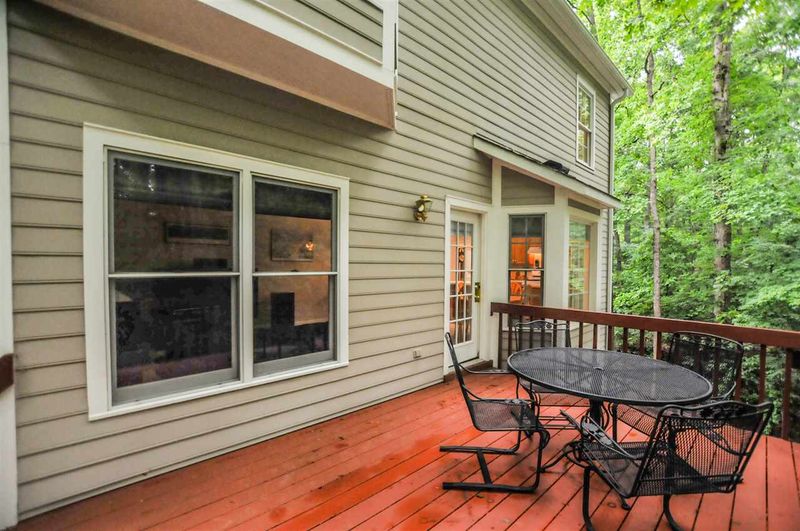 105 Marigold Ct, Chapel Hill, NC 27516