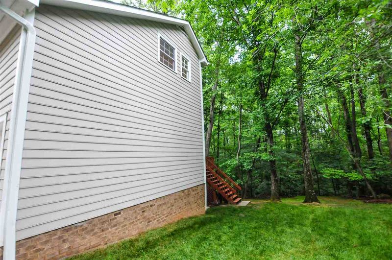 105 Marigold Ct, Chapel Hill, NC 27516