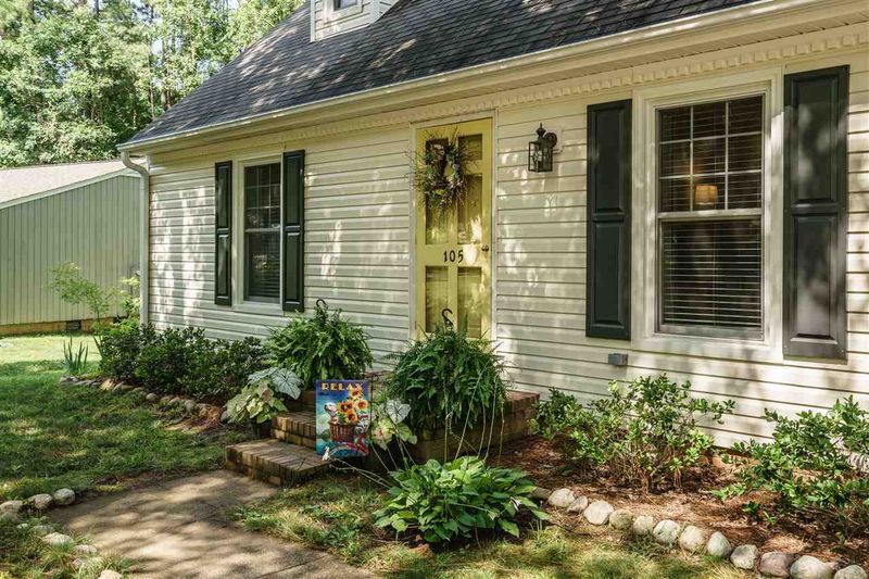 105 Mcdole Cir, Cary, NC 27511