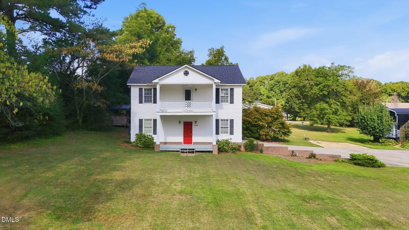 105 Mcleod Dr, Sanford, NC 27330