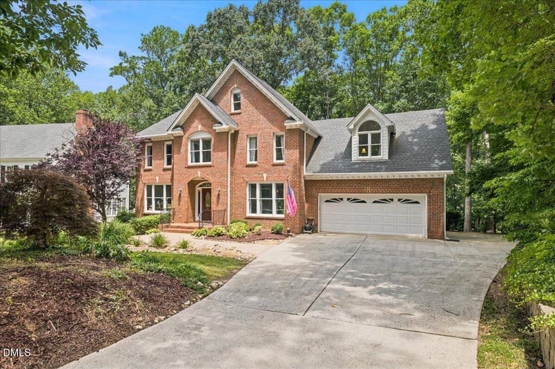 105 Morninghills Ct, Cary, NC 27518